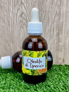 Oleolito di Iperico, 50-250 ml-Oleoliti, oli essenziali e profumi 2