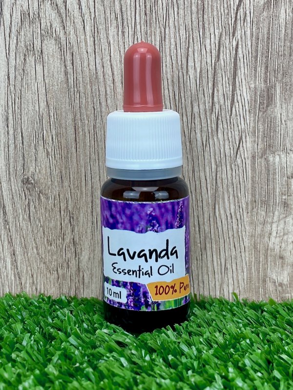 Lavander officinalis Essential Oil. 100% Pure and natural.