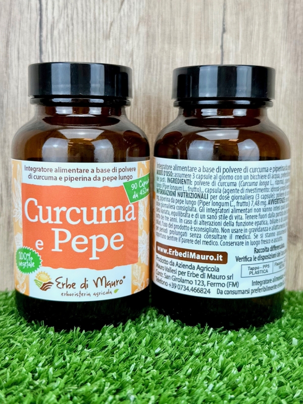 Curcuma e piperina integratore alimentare in capsule