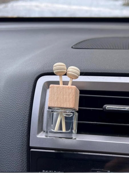 Diffuseur d'huiles essentielles et de parfums pour voiture, avec clip !