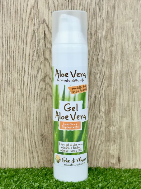 Aloe Vera Gel: Moisturizing and Soothing