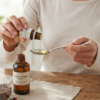 olio essenziale ylang ylang diluito olio vettore